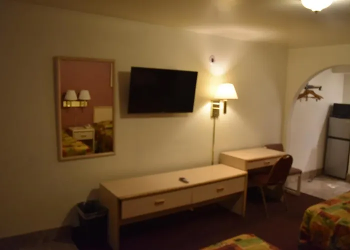 Travelodge By Wyndham Farmington