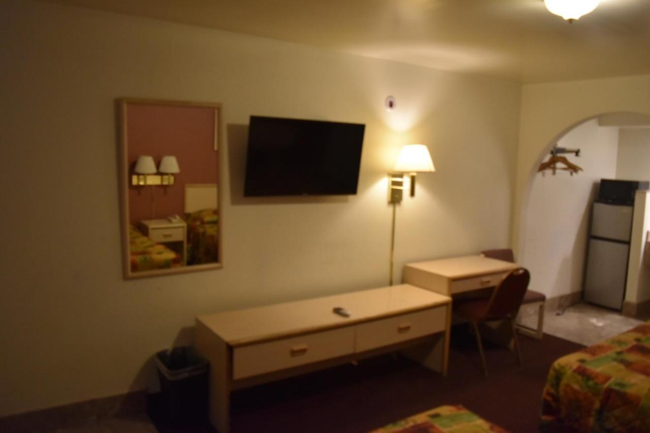 Travelodge By Wyndham Farmington
